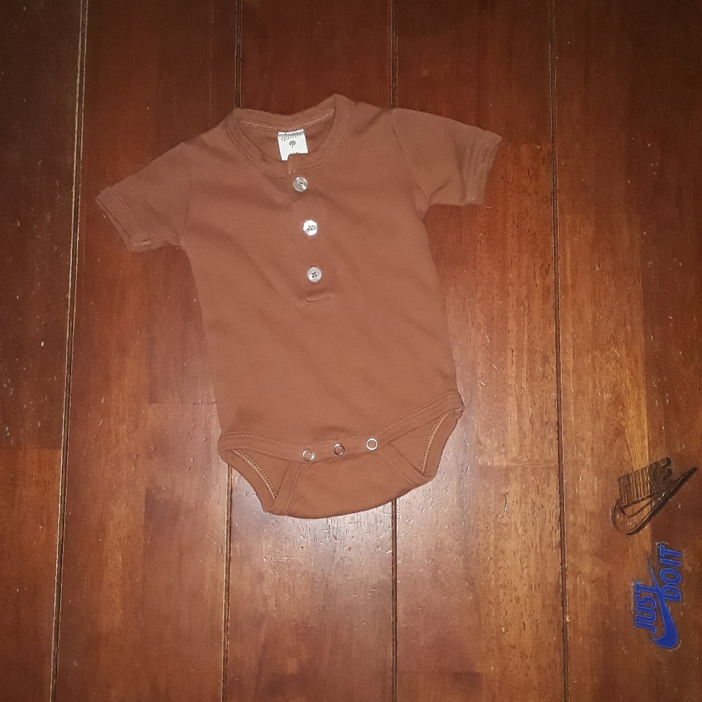 3-6m Kate Quinn onsie - Picture 2 of 3